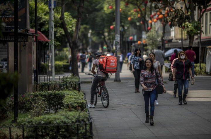 La Revolución de la Automatización: Impacto de los Algoritmos en los Repartidores de América Latina