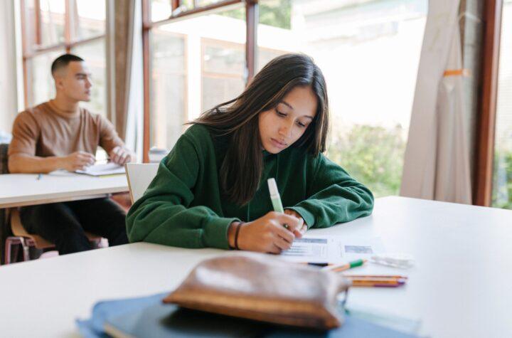 La IA enfrenta los Desafíos del Milenio mientras los Jóvenes Luchan con Matemáticas Básicas