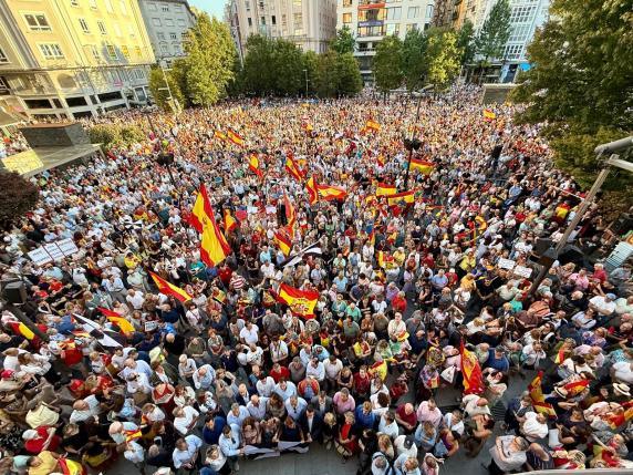 Santander se Une a la Concentración en Apoyo a Ceuta: Solidarios por la Ciudad Autónoma
