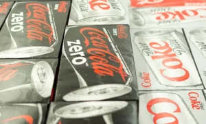 La Coca Cola Light no es el "cigarro de los millennials": Descubre lo que dice la ciencia sobre su consumo