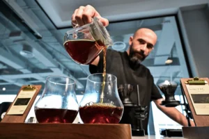 Estudio revela que los amantes del café tienen menos grasa corporal, más músculo y niveles más altos de testosterona