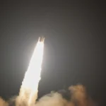 Japón lidera la exploración espacial al lanzar nave para recolectar muestras de una luna de Marte antes que China
